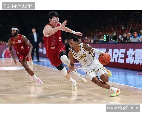 CBA激战山东高速对决浙江广厦谁能在季后赛中笑到最后